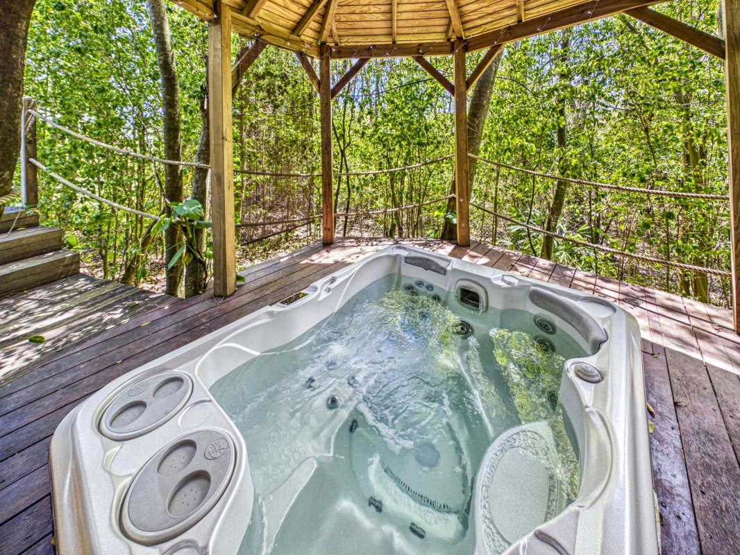 18.Location bungalow avec jacuzzi vue mer Deshaies Guadeloupe